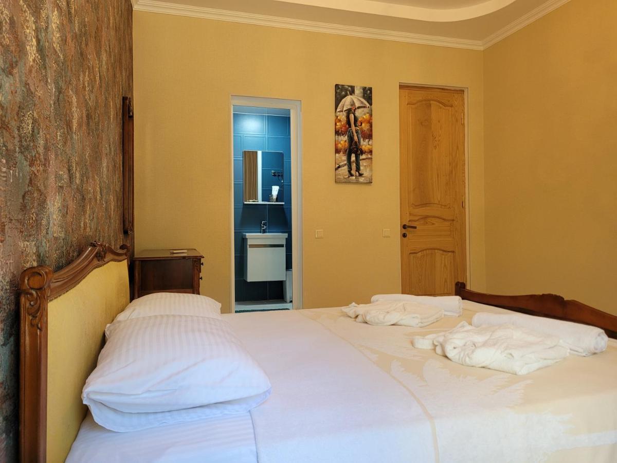 Hotel Dika Kutaisi Esterno foto
